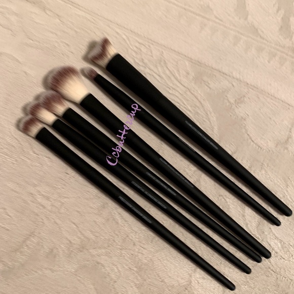 Lithe Beauty Everyday Essentials Brush Set BNIP - Picture 13 of 15